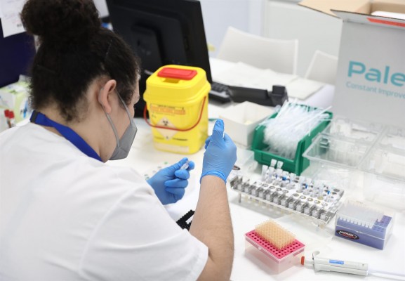Sanidad notifica 1.648 nuevos casos de coronavirus y 12 decesos en la provincia de Alicante