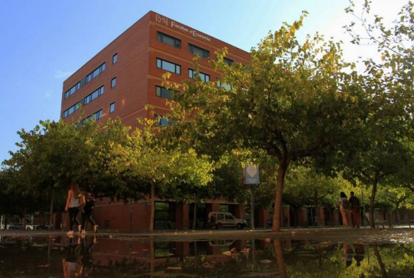 La UV cubre el 100 % de las 8.808 plazas de primer curso ofrecidas en grados