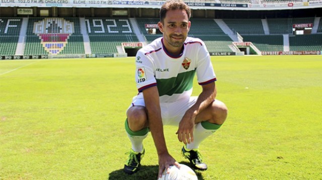 Lolo rescinde con el Elche y es tentado por el Hércules