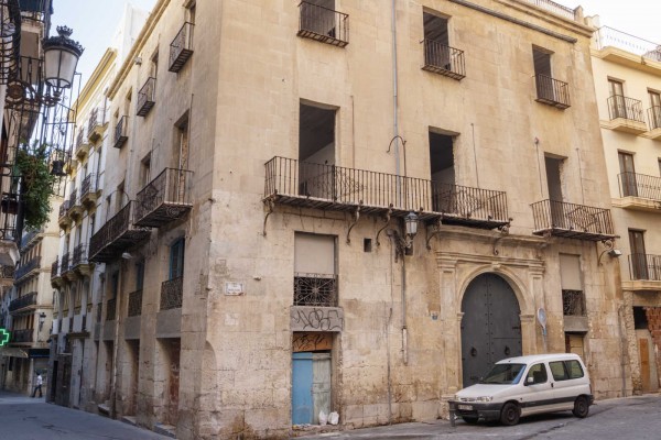Los Castillo reanudan las obras de su hotel en el centro de Alicante para abrir en Semana Santa 