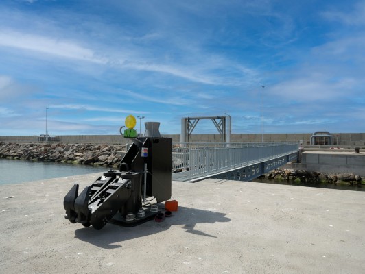 Becsa acaba el nuevo muelle de graneles líquidos y UBE ya tramita el traslado de sus mangas