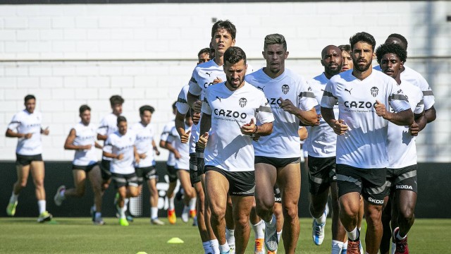 El Valencia CF viaja a Suiza con 28 jugadores