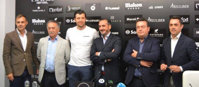 Solo falta el dinero para que Montesinos venda el Castellón a Maxi López... y que vuelva Bruixola