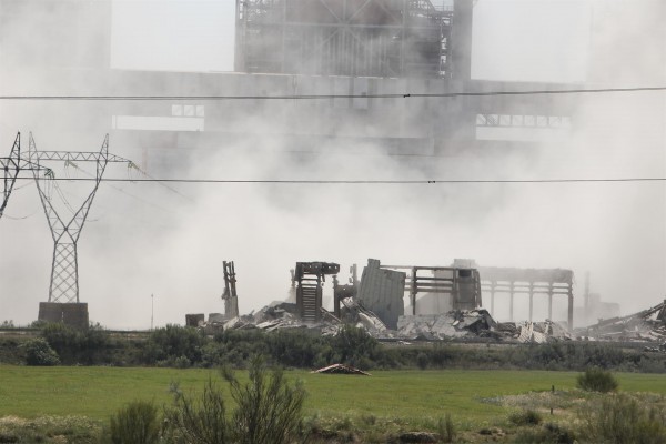 La oposición logra, al abstenerse Podemos, que el Congreso pida continuar con centrales nucleares 