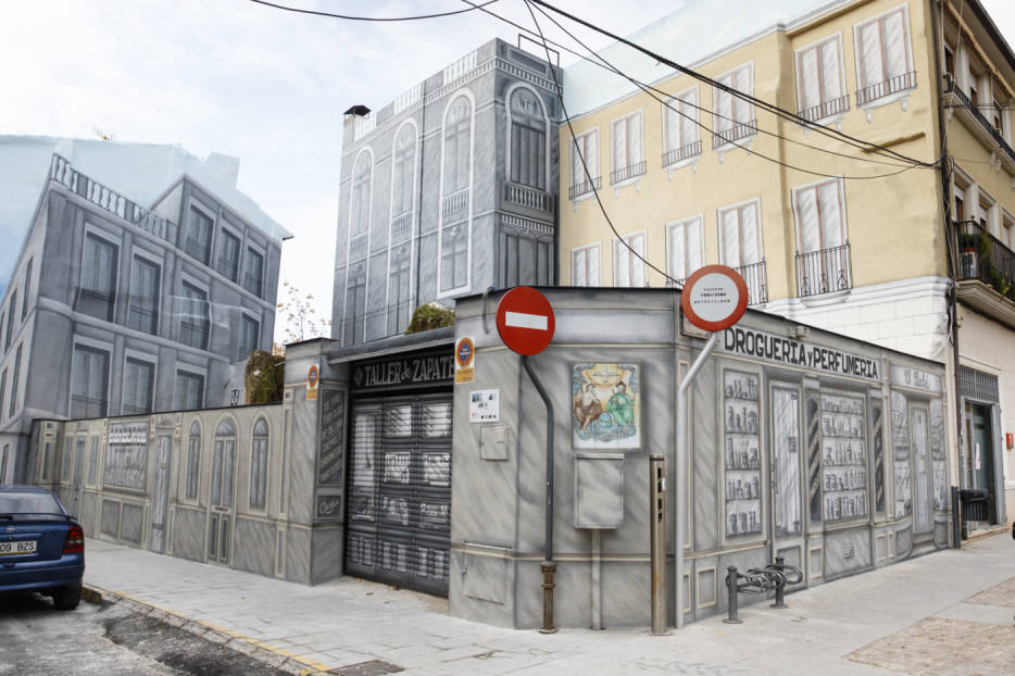 La casa tienda de Elda renace como ilusión óptica en el solar que ocupó desde mediados del siglo XIX