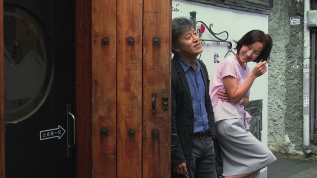 'Delante de ti': Otra pequeña gran lección cinematográfica (y vital) de Hong Sang-soo

