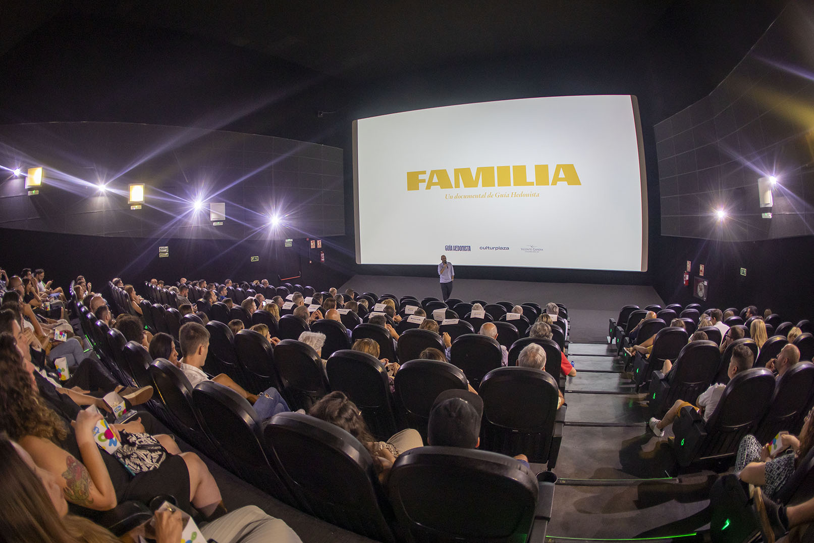 FAMILIA: ¡Qué grande es el cine!
