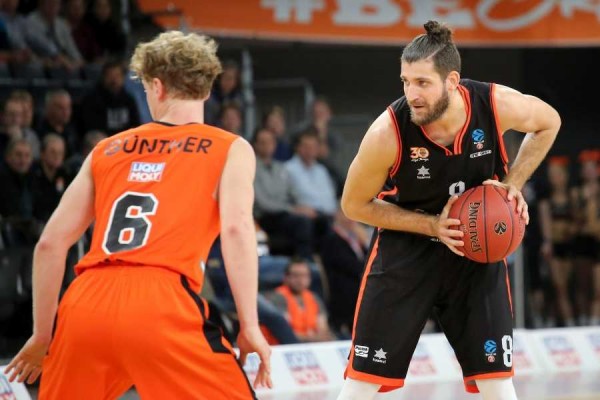 Valencia Basket sobrevive a Boatright y suma un valioso triunfo en Zagreb