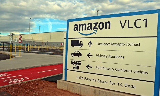 Amazon inaugura el lunes su centro logístico de Onda mientras anula otros cuatro en España