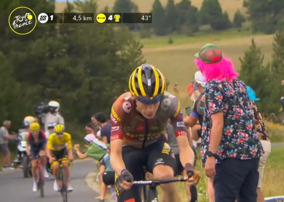 Vingegaard destrona a Pogacar en la cima del Granon, Quintana segundo

