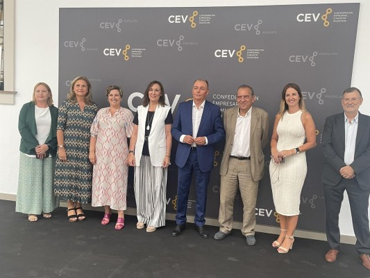 Navarro (CEV) pide una 