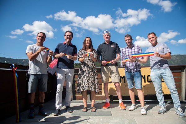 Queda inaugurada la Copa del Mundo de
MTB
en Vallnord
–
Pal Arinsal
con más de 800 participantes, 150 equipos y 47
nacionales