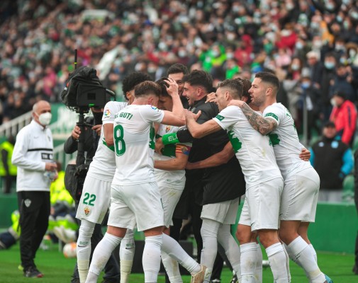 El Elche supera los 7.000 abonados, de los que unos 200 se corresponden con la grada de animación