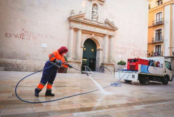 Alicante abre una consulta pública para adaptar la ordenanza de limpieza al Plan de Residuos
