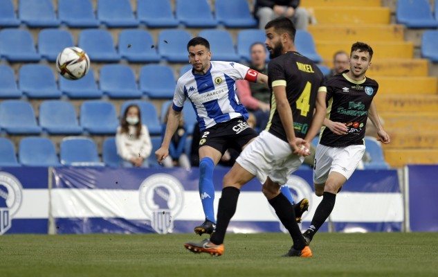 Raúl Ruiz continuará jugando en el Hércules