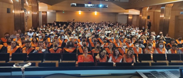 La nueva promoción de especialistas digitales de la ESAT Valencia se gradúa
