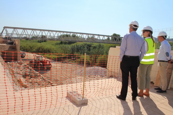 La CHS refuerza los muros del cauce del Segura a su paso por Formentera
