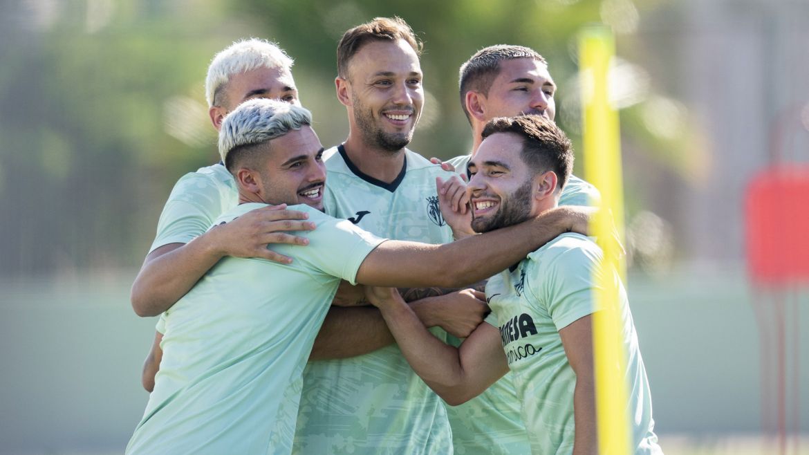 El Villarreal B empieza a entrenar para enfrentar el reto de su vuelta a Segunda
