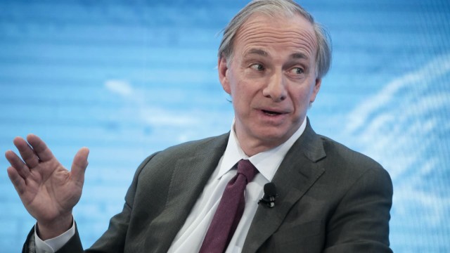 Bridgewater (Ray Dalio) golpea sobre la cotización del Banco Santander incrementando sus 'cortos'