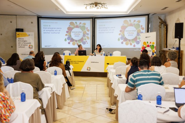 Conselleria activa quasi un centenar de cursos de formació per al sector cultural 