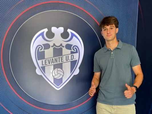 Pieter Emonds, un 'diablo rojo' para la cantera del Levante UD