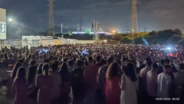 Macrobotellones en La Manga y Cabo de Palos derivan en riñas y en una manifestación policial