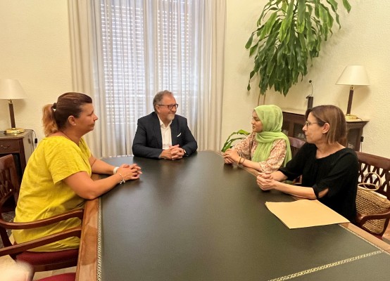 Afghan Women On The Run afirma que cien familias esperan un visado para escapar a España