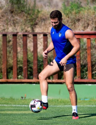 Mustafi se incorpora parcialmente a los entrenamientos