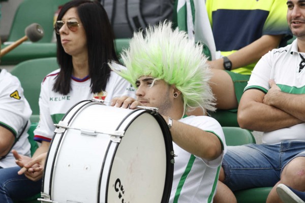 El Elche vende en solo dos días un centenar abonos de media temporada