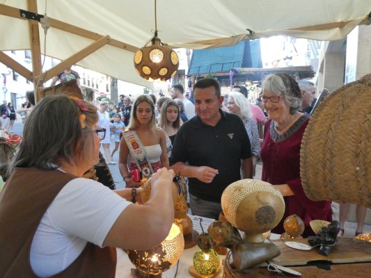 El XVI mercado medieval llena de artesanía La Nucía para celebrar los 317 años del municipio