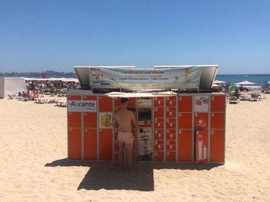 Alicante recupera el servicio de taquillas en El Postiguet y vuelve a apostar por las 'playas sin humo'