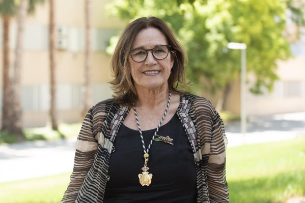 Eulalia Clemente toma posesión como decana de la Facultad de Biología de la Universidad de Murcia