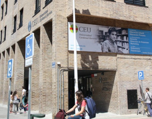 El Colegio de Dentistas se opone a Odontología en el CEU de Elche por saturación de facultades