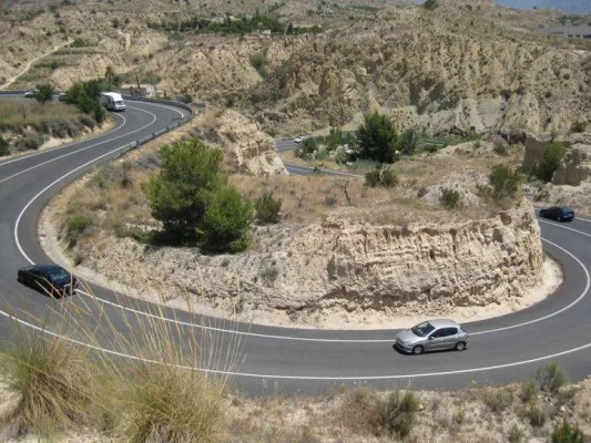 La CV-780 mejorará el tramo Xixona - la Torre de les Maçanes para mayor adherencia a la carretera