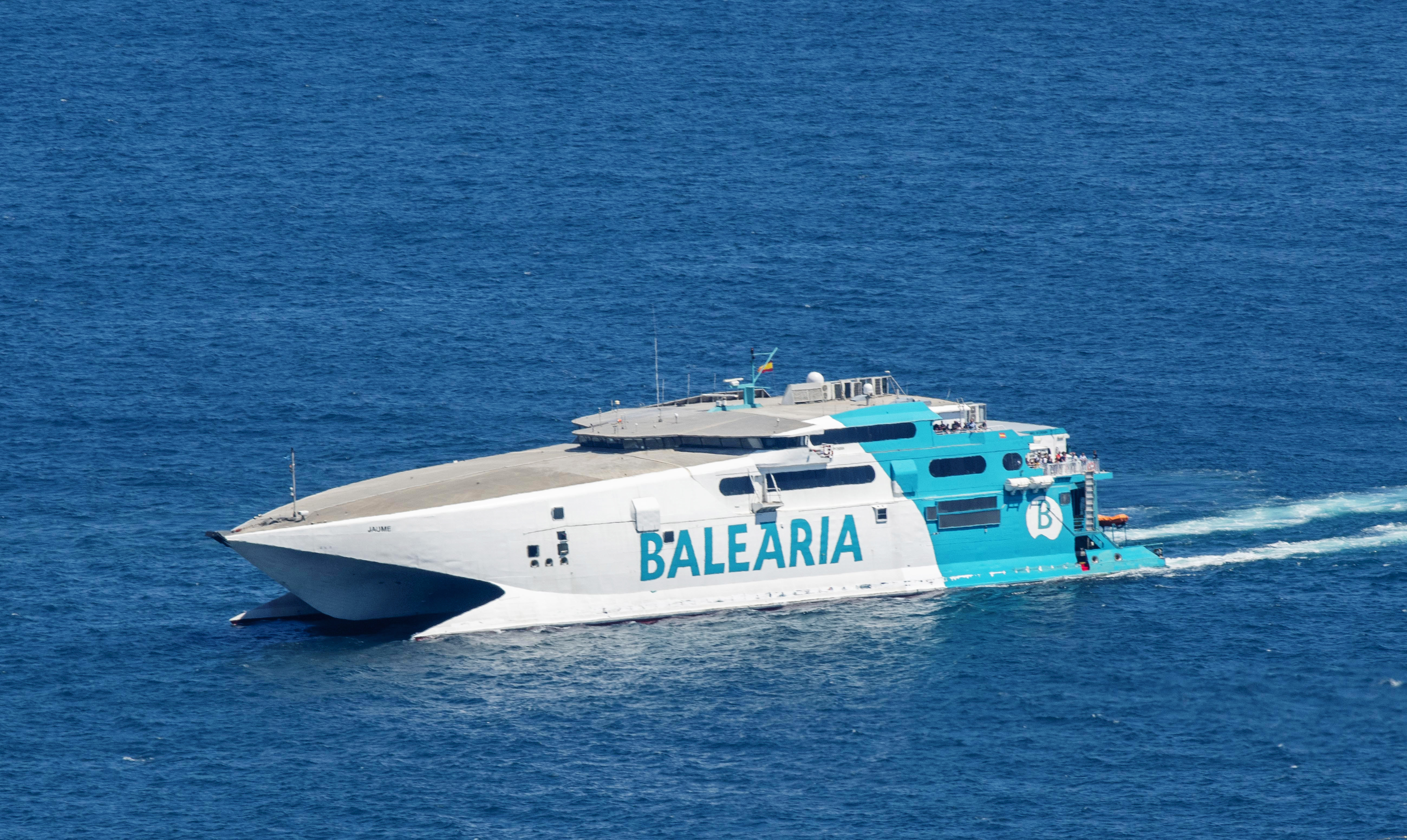  Baleària refuerza con dos barcos más las conexiones entre Ibiza y Dénia durante el verano
