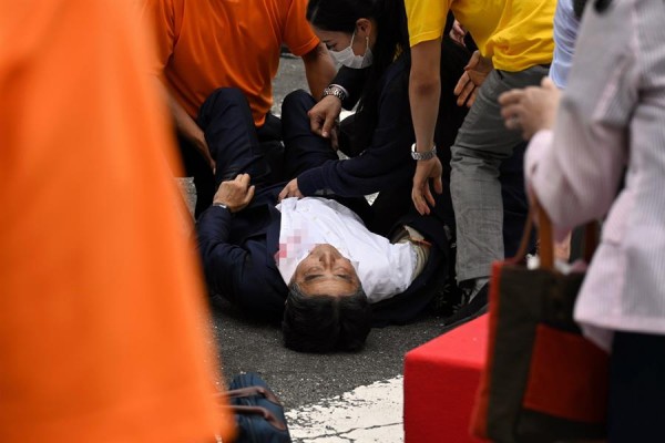 Muere el ex primer ministro de Japón Shinzo Abe tras ser tiroteado durante un acto de campaña