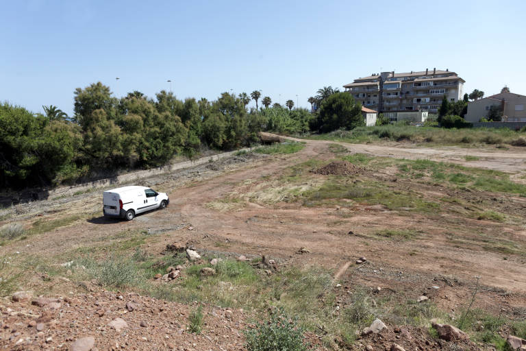 Imagen del solar antes de su urbanización, ya concluida. Foto: ANTONIO PRADAS - 