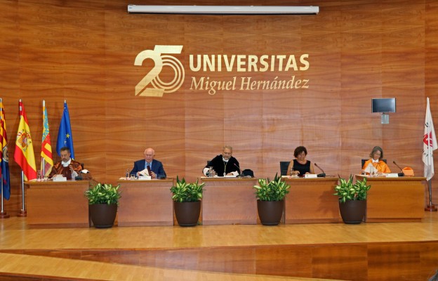 La UMH aspira a ampliar su oferta con cinco o seis nuevos grados y pide un mapa de titulaciones