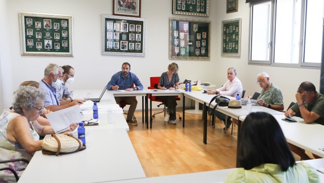 El Patronato aprueba las nuevas bases para elegir a las reinas y el PP critica que se 