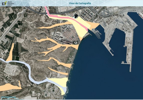 Vecinos y ecologistas exigen que se anule la reserva para la ampliación del Puerto hacia el sur
