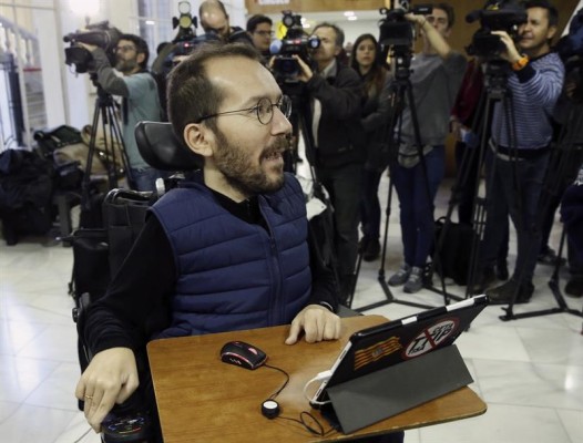Echenique cree que en Podemos todos son 