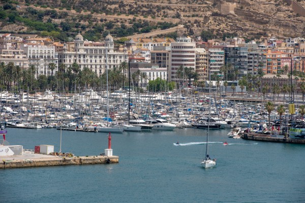 La isla flotante del Puerto: obras aceleradas tras el verano para ceder paso al restaurante en enero