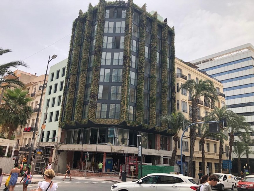 El primer edificio de Suiters en Alicante, promovido por el Grupo Marjal, a través de Suites United. - 