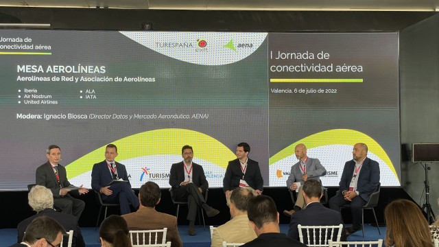 Palma y Tenerife, el espejo en el que se mira València para recuperar el vuelo a Nueva York