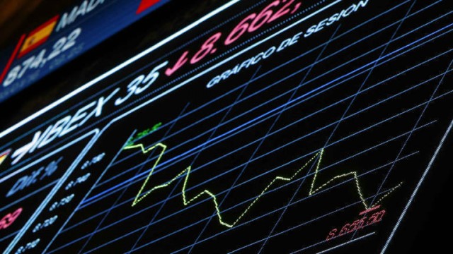 El castigo a la banca provocó otra jornada a la baja de un Ibex 35 que se aleja de los 8.000 puntos