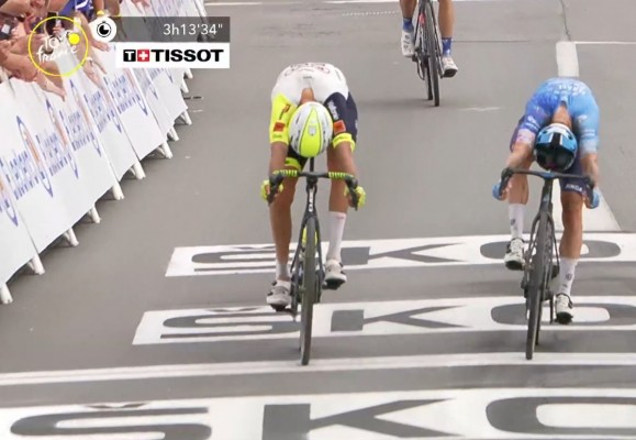 Clarke gana la etapa de los 