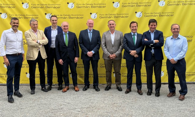 José Martín de la Leona releva a Pedro Algarra en el Foro de Debate Económico Germán Bernácer