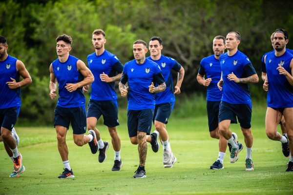 Estreno en el césped de Nafti