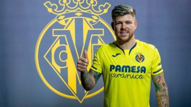 Alberto Moreno vuelve a pisar el césped cuatro meses después
