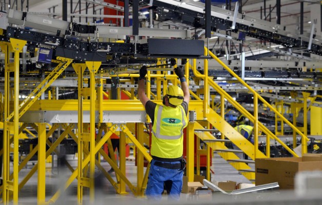 El macrocentro de Amazon en Murcia suma y sigue tras nueve meses: la oferta laboral no deja de crecer